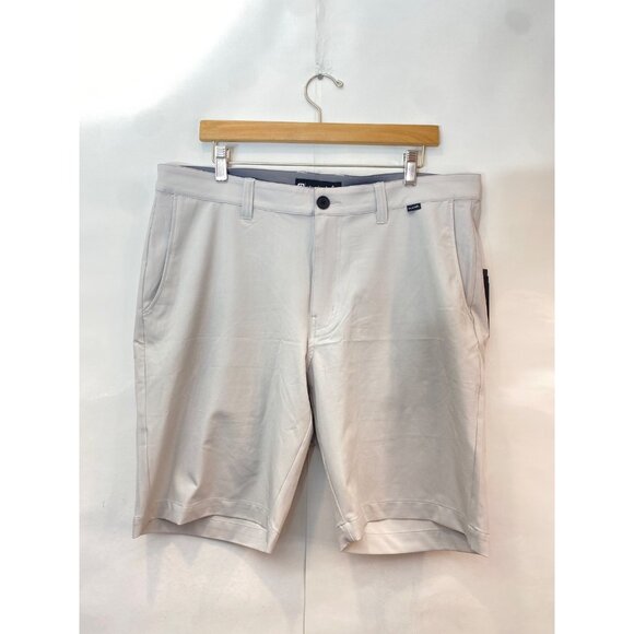 Travis Mathew Men's Starnes Golf Short Light Gray Flat Front Athletic 36 New - Picture 1 of 4